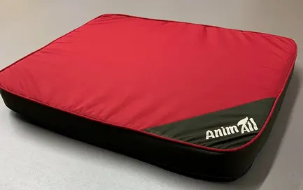 Лежанка AnimAll Max S HOT RED для собак і котів, червоний, 60×50×6 см