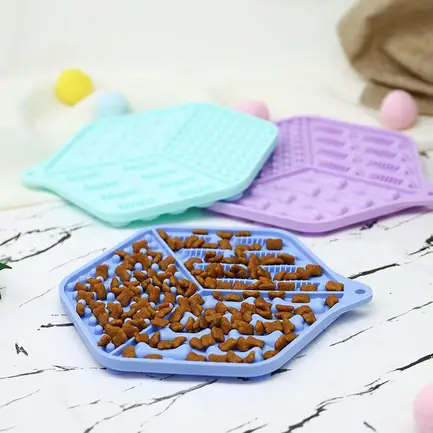 Килимок-годівниця WahoPet licky mat силіконовий, фіолетовий: додаткове фото 2